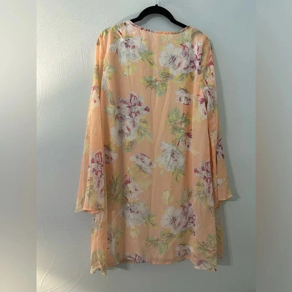 Pink Blush Floral Dress Size Medium Knee Length Flowy Lines Pastel Beachy - Picture 5 of 7